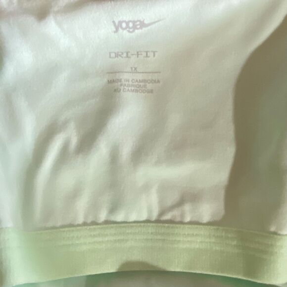 Nike Dri-FIT Yoga Tank Top Women’s XL Mint Green Activewear Sleeveless Shirt - Picture 5 of 6